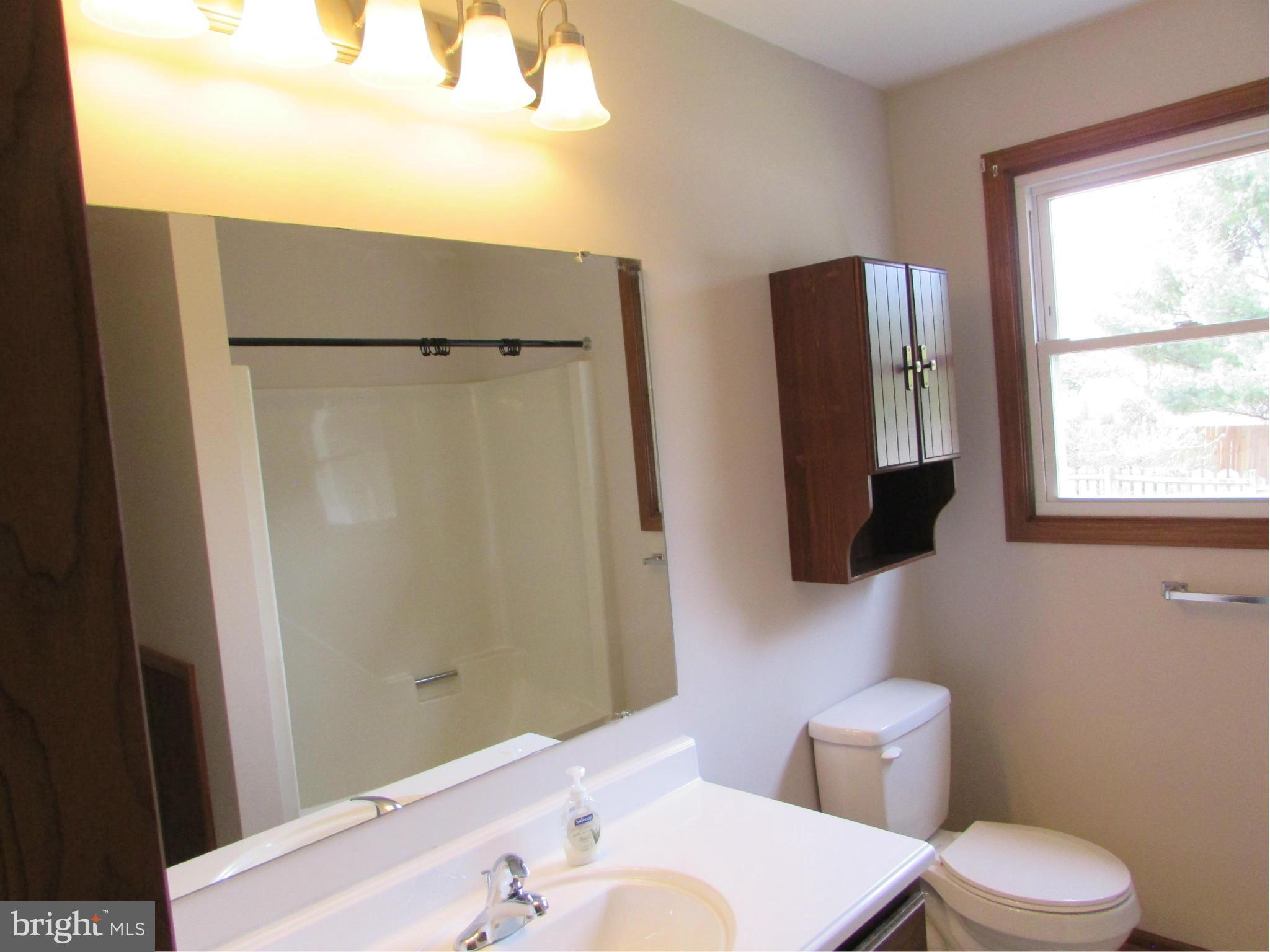 3304 Augusta Road Manchester, MD 21102 - Photo 11 of 23 Bath