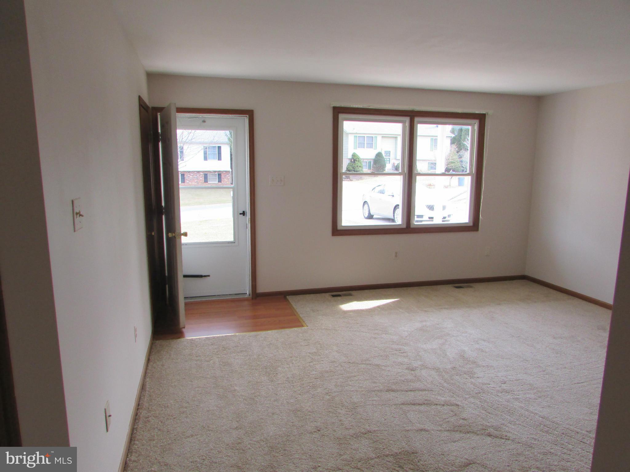 3304 Augusta Road Manchester, MD 21102 - Photo 3 of 23 Living Room to front door