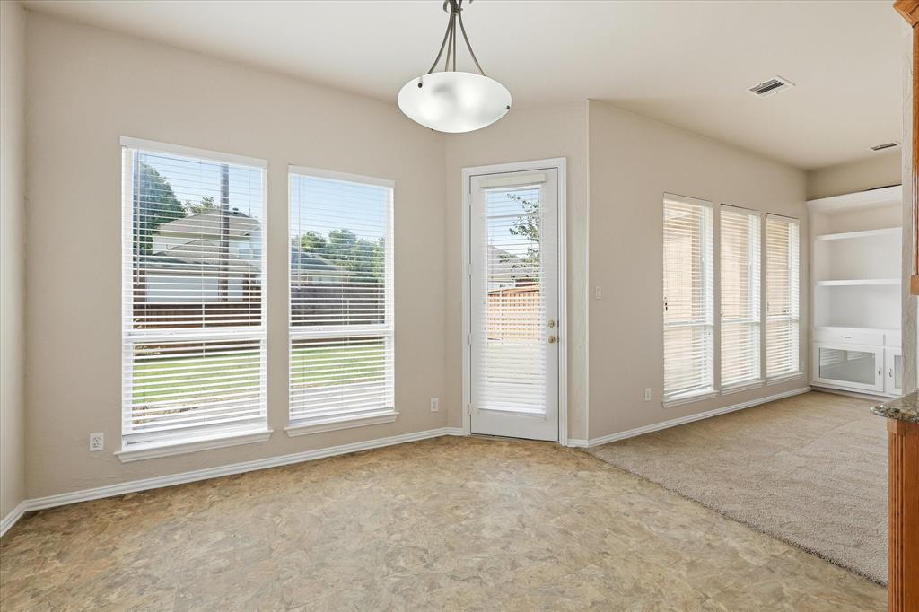 944 Hedgcoxe Road Plano, TX 75025 - Photo 13 of 40