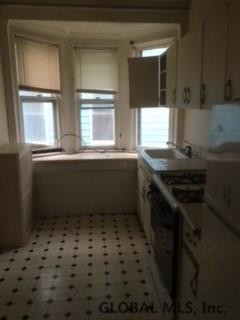 1437 Rugby Road Schenectady, NY 12308 - Photo 4 of 6 Photo 4