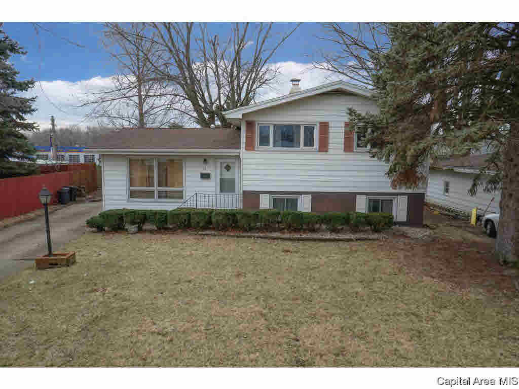 73 Bel Air Springfield, IL 62703 - Photo 1 of 34