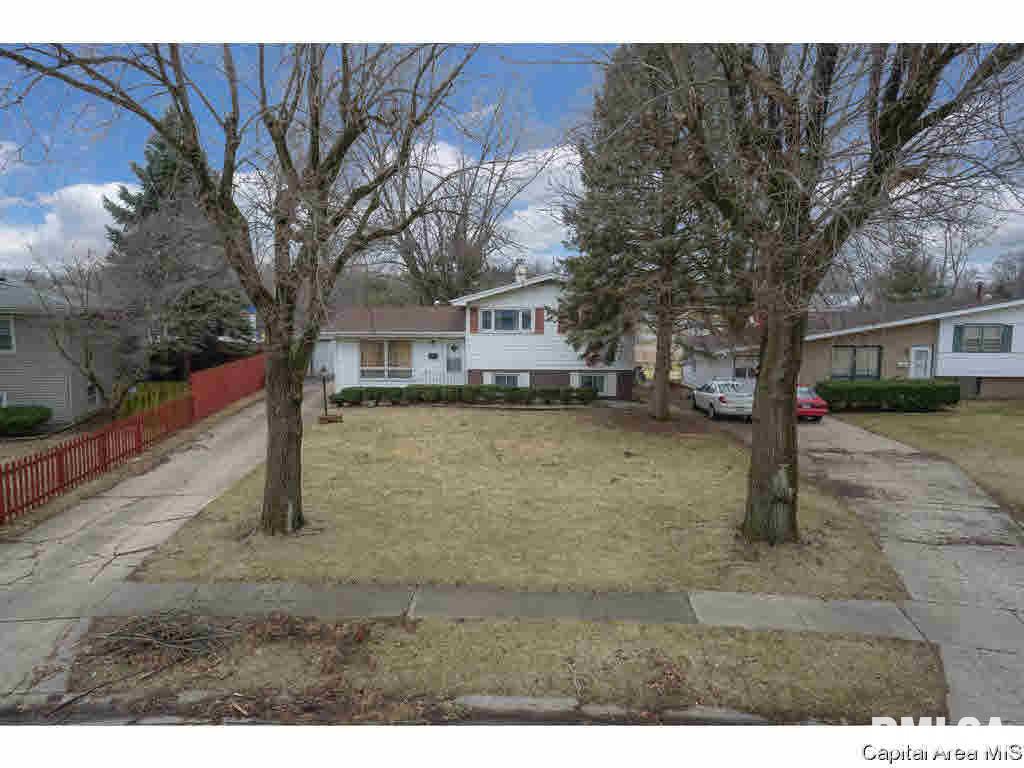 73 Bel Air Springfield, IL 62703 - Photo 2 of 34