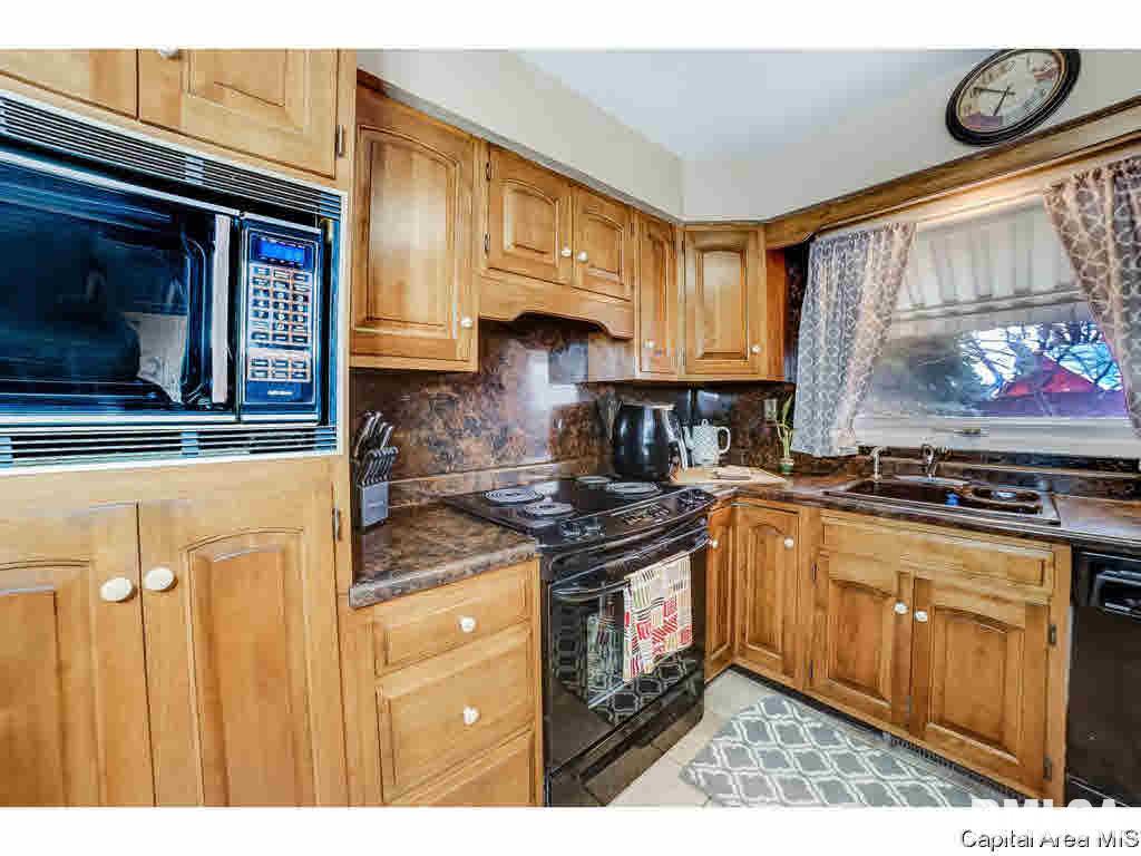 73 Bel Air Springfield, IL 62703 - Photo 11 of 34