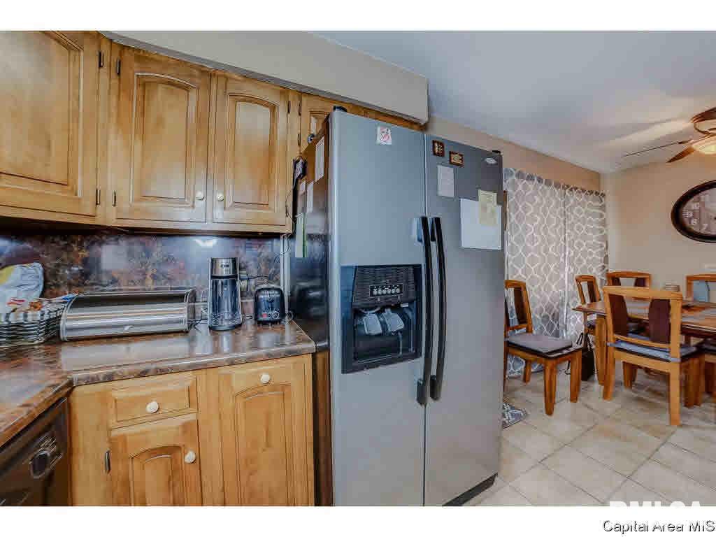 73 Bel Air Springfield, IL 62703 - Photo 10 of 34