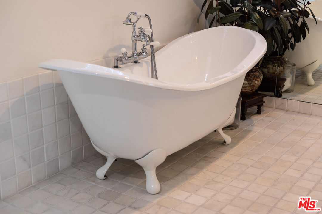 29500 Heathercliff Road, Unit 275 Malibu, CA 90265 - Photo 19 of 31