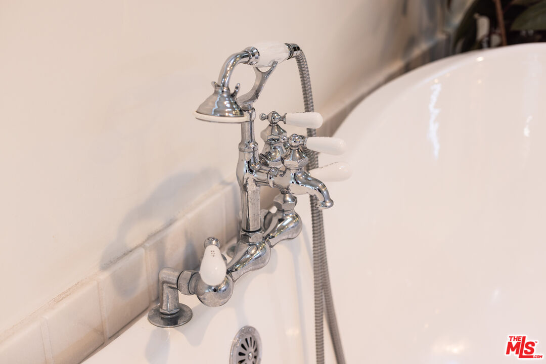 29500 Heathercliff Road, Unit 275 Malibu, CA 90265 - Photo 20 of 31