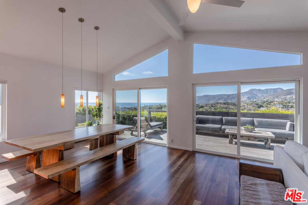 29500 Heathercliff Road, Unit 275 Malibu, CA 90265 - Photo 4 of 31