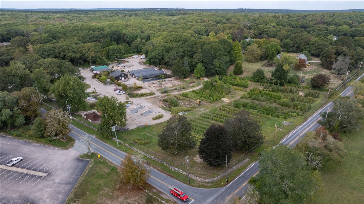 47 Tuckertown Road South Kingstown, RI 02879 - Photo 2 of 21