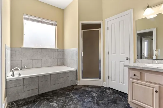 $539,000 | 87 Chateau Du Lac, Kenner, LA 70065