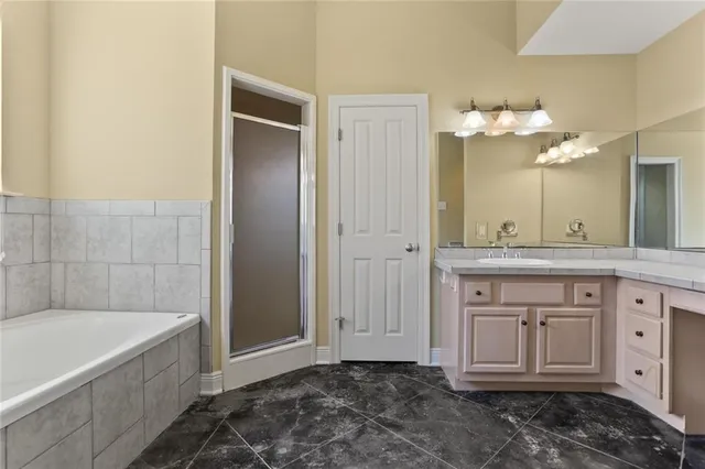 $539,000 | 87 Chateau Du Lac, Kenner, LA 70065