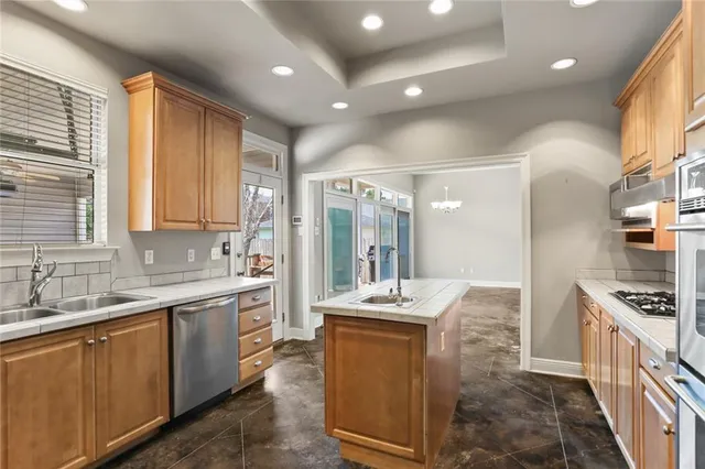 $539,000 | 87 Chateau Du Lac, Kenner, LA 70065