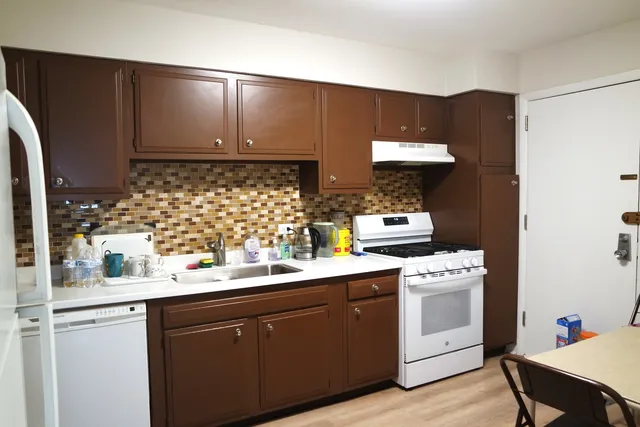 $2,100 | 10381 Dearlove Road, Unit 2K, Glenview, IL 60025