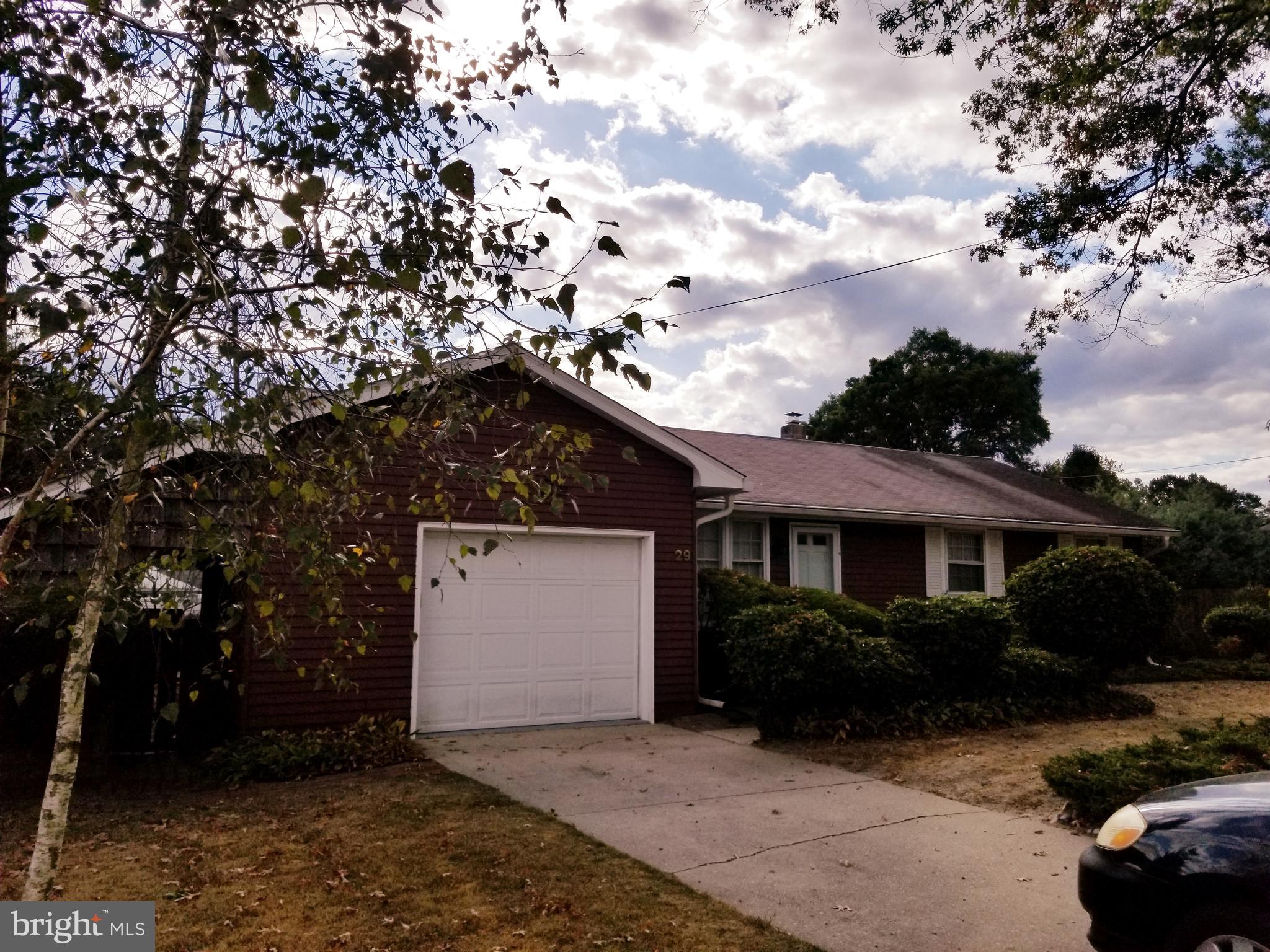 29 Illinois Road Pennsville, NJ 08070 - Photo 2 of 16