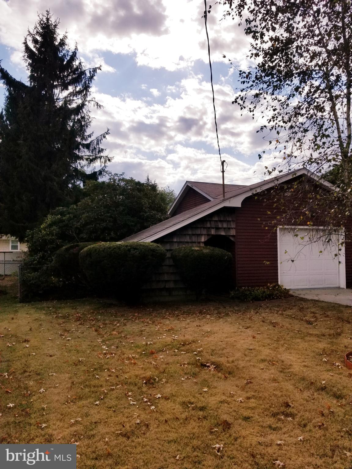 29 Illinois Road Pennsville, NJ 08070 - Photo 3 of 16