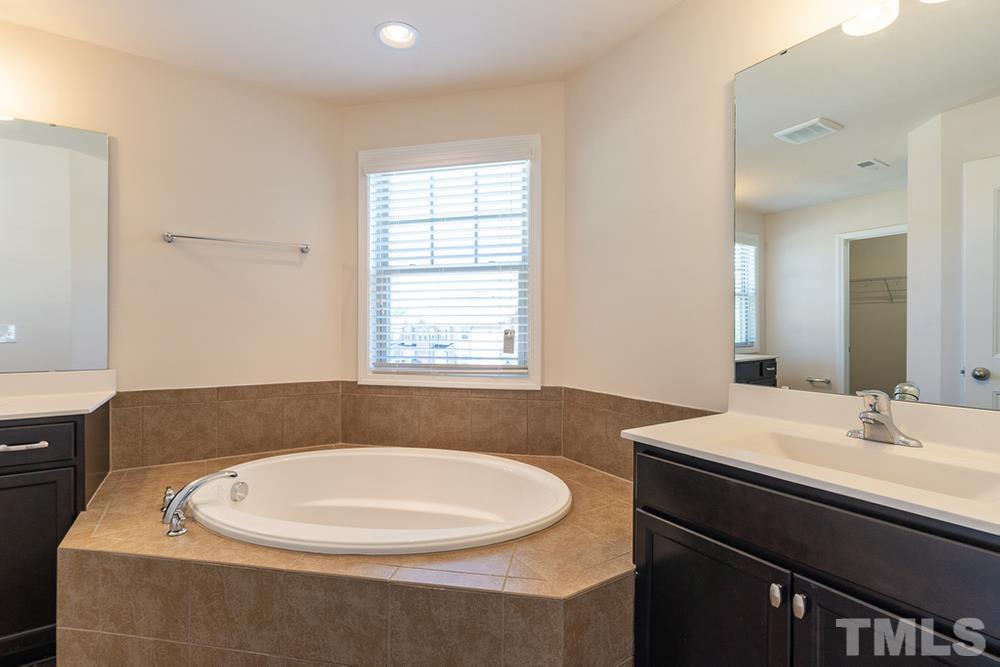 7608 Weathered Oak Way Raleigh, NC 27616 - Photo 20 of 30 Gallery Image 20