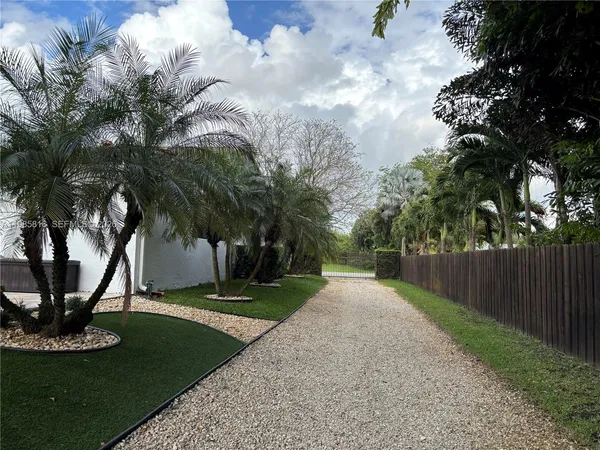 $2,675,000 | 4501 Southwest 133rd Avenue, Southwest Ranches, FL 33330