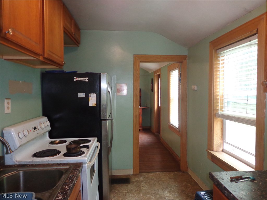 95 Prospect Road Berea, OH 44017 - Photo 6 of 32