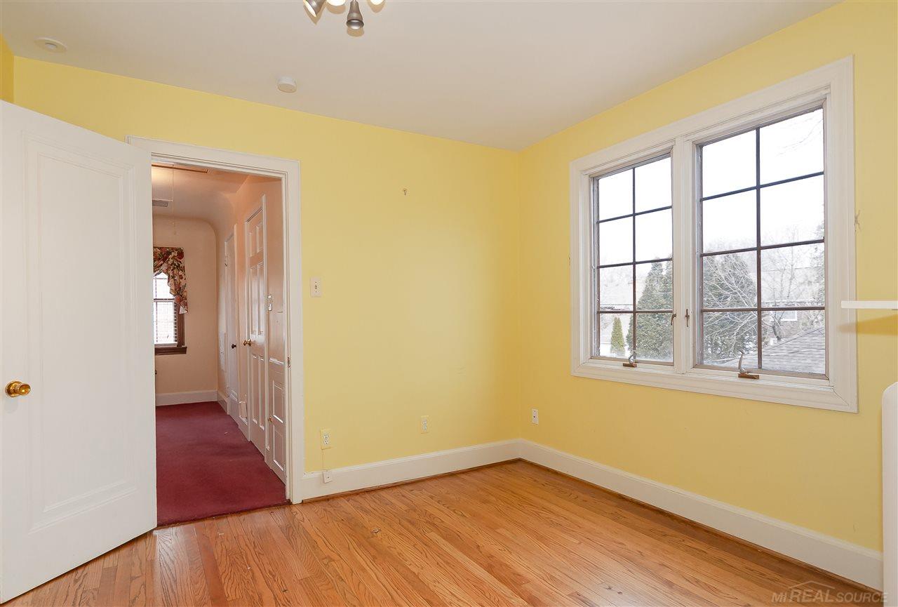 814 Barrington Road Grosse Pointe, MI 48230 - Photo 25 of 32 50007901-24.JPG