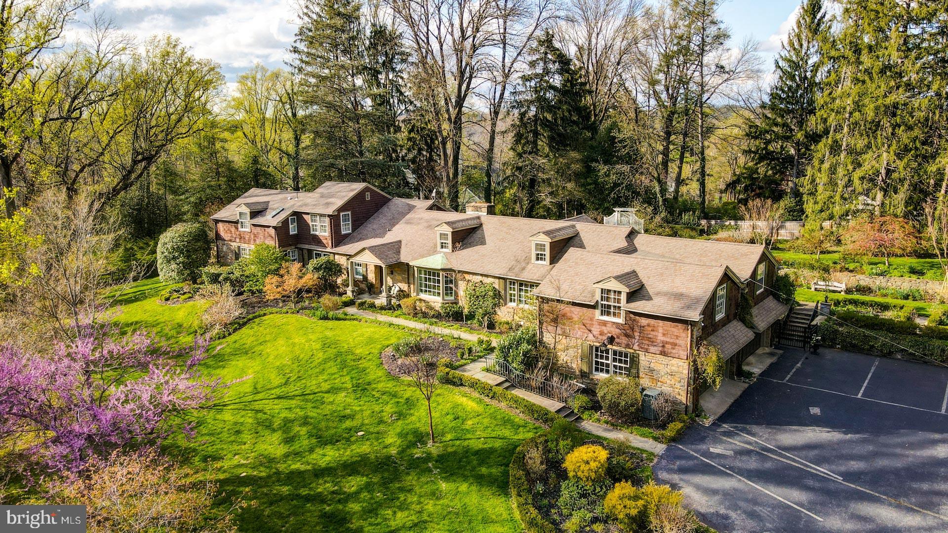 617 Andover Road Newtown Square, PA 19073 - Photo 3 of 60