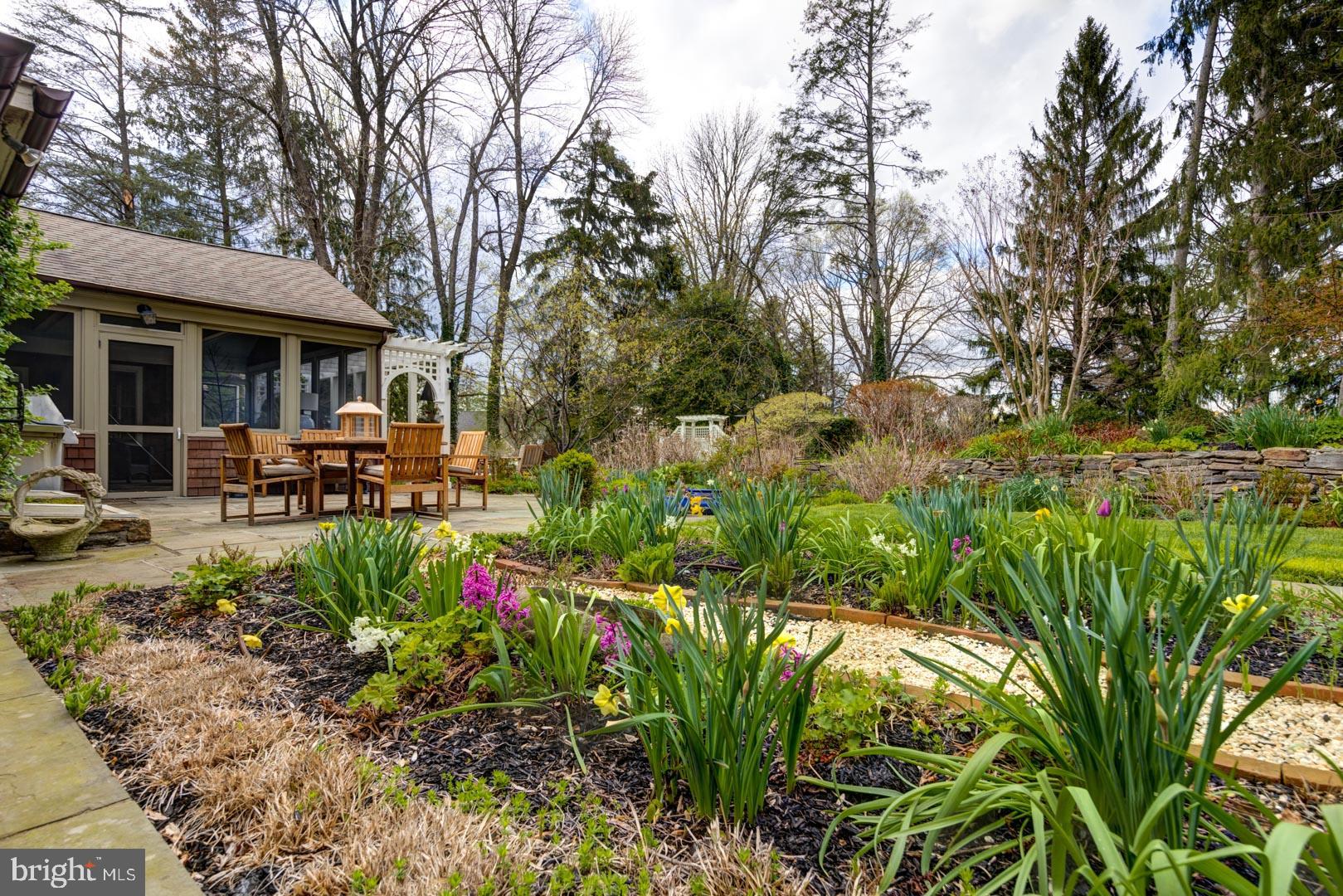 617 Andover Road Newtown Square, PA 19073 - Photo 5 of 60