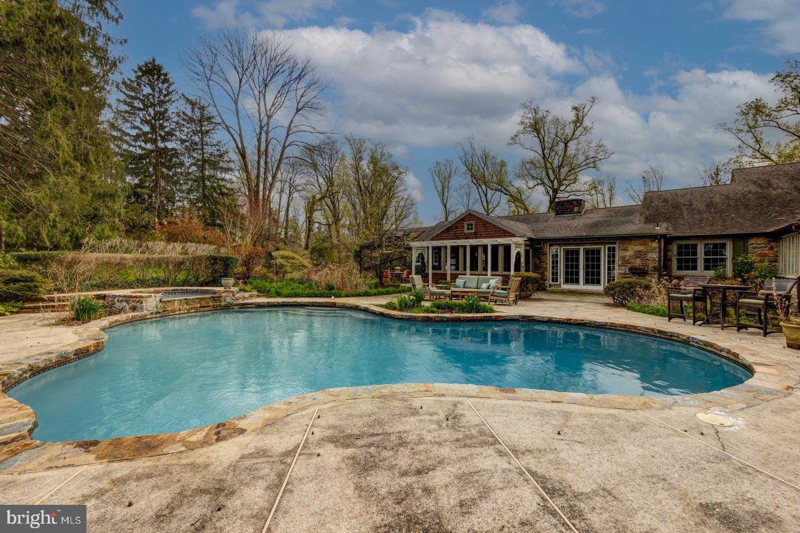 617 Andover Road Newtown Square, PA 19073 - Photo 8 of 60