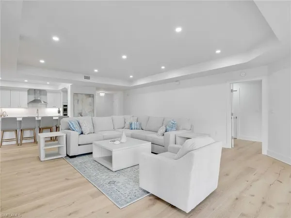 $1,600,000 | 583 Audubon Boulevard, Unit C201, Naples, FL 34110