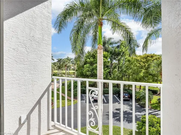 $1,600,000 | 583 Audubon Boulevard, Unit C201, Naples, FL 34110