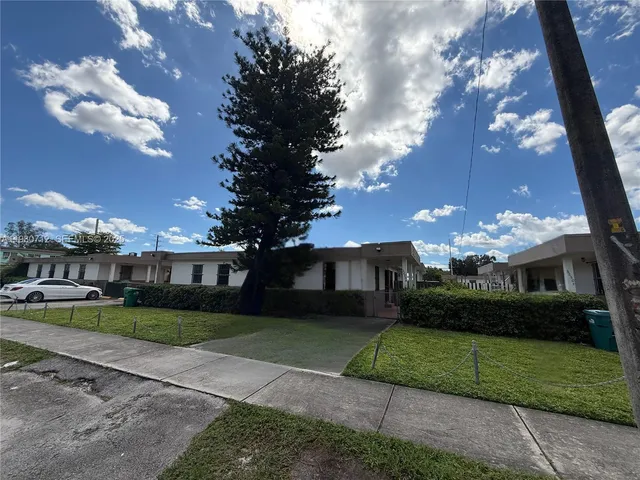 $1,750 | 3220 Northwest 47th Street, Unit B, Miami, FL 33142