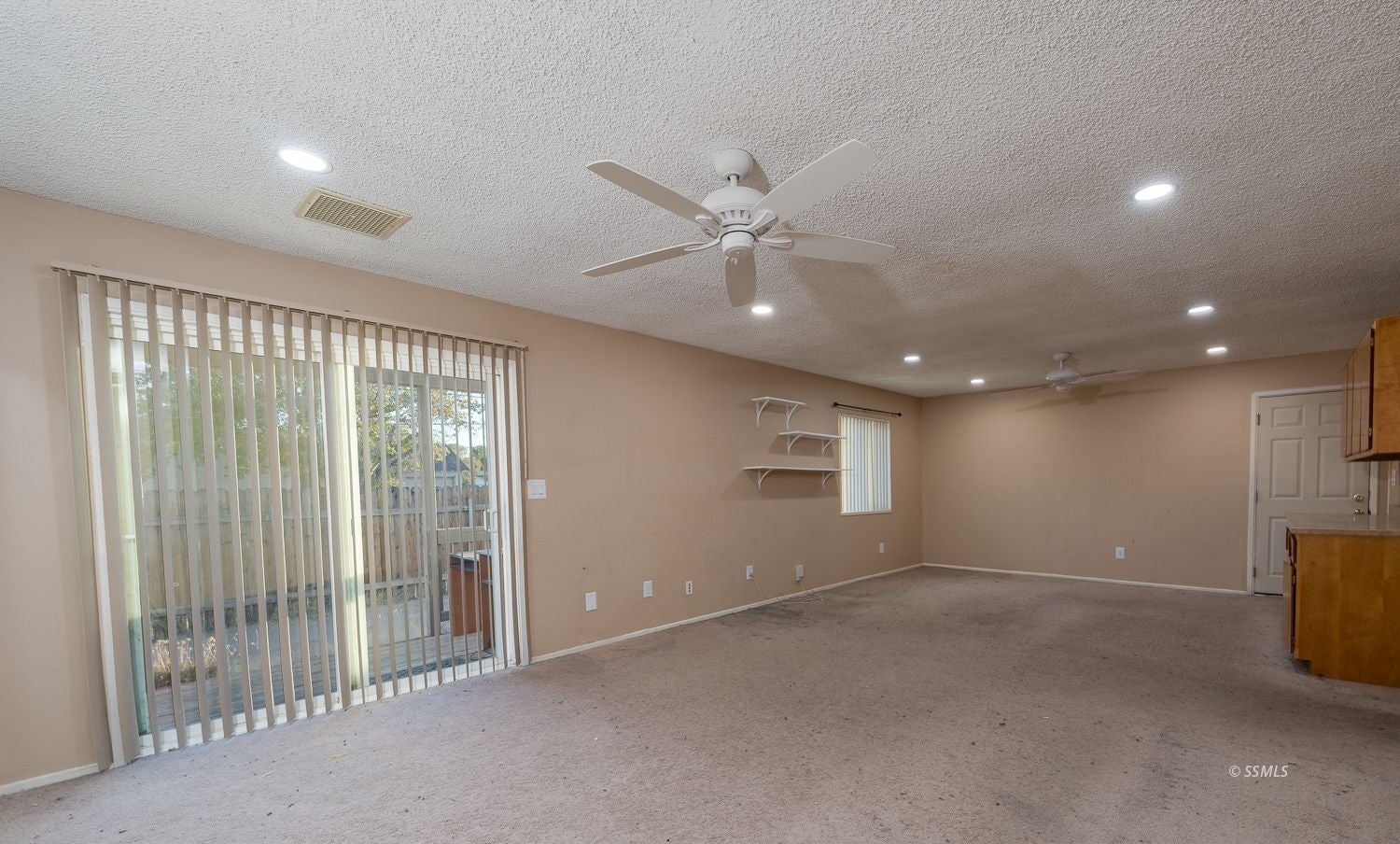 242 South Desert Candles Street Ridgecrest, CA 93555 - Photo 12 of 36 Gallery Image 12