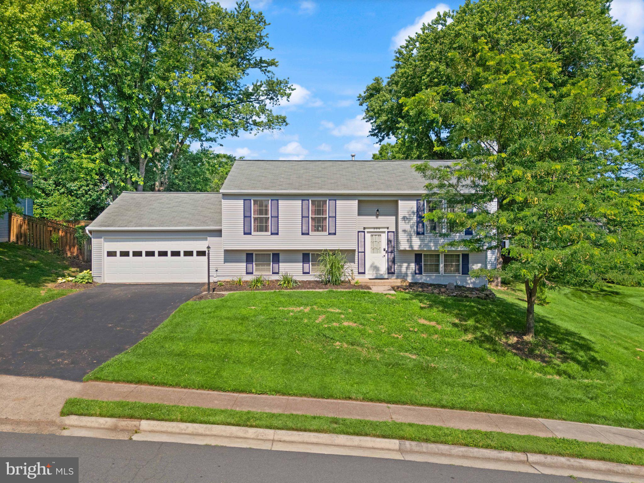 209 Rector Street Sterling, VA 20164 - Photo 2 of 56 Gallery Image 2