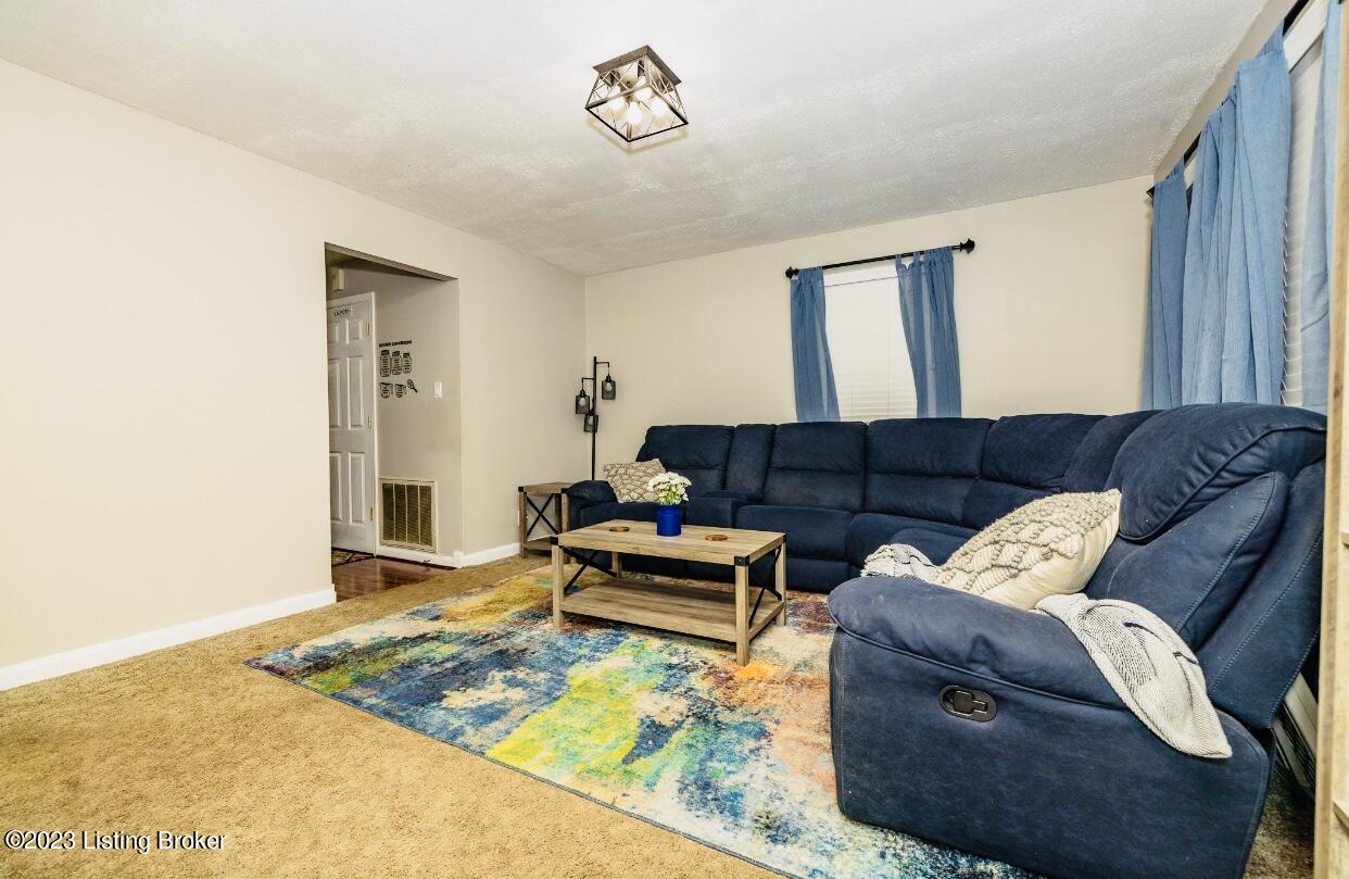 9423 Fairground Road Louisville, KY 40291 - Photo 3 of 24 image00003