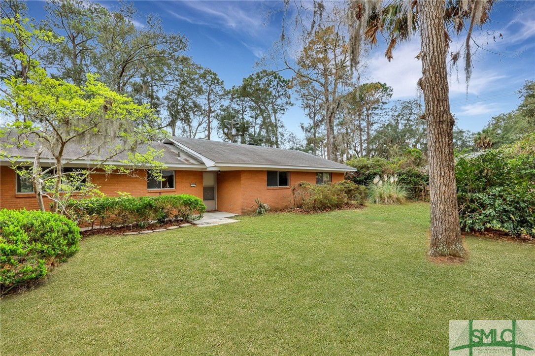243 Suncrest Boulevard Savannah, GA 31410 - Photo 4 of 43