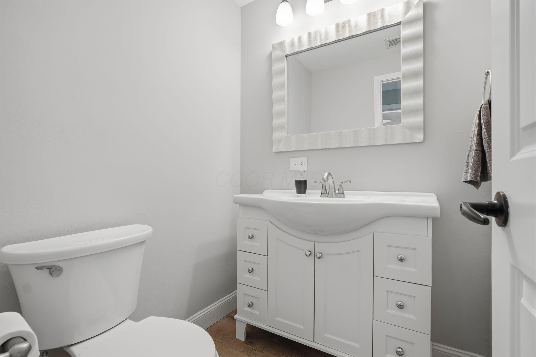 2547 McCutcheon Road Columbus, OH 43219 - Photo 18 of 55 half bath down