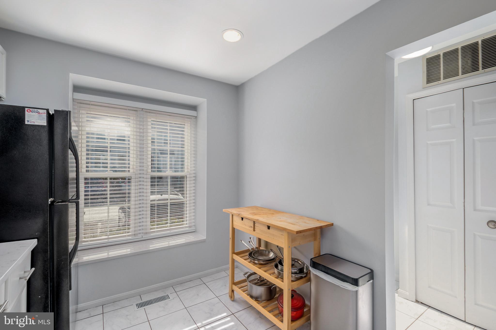 3911 9th Road South Arlington, VA 22204 - Photo 8 of 36 Gallery Image 8