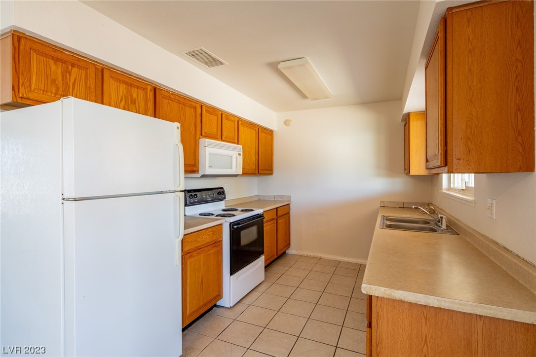 125 Maple Street Henderson, NV 89015 - Photo 7 of 24