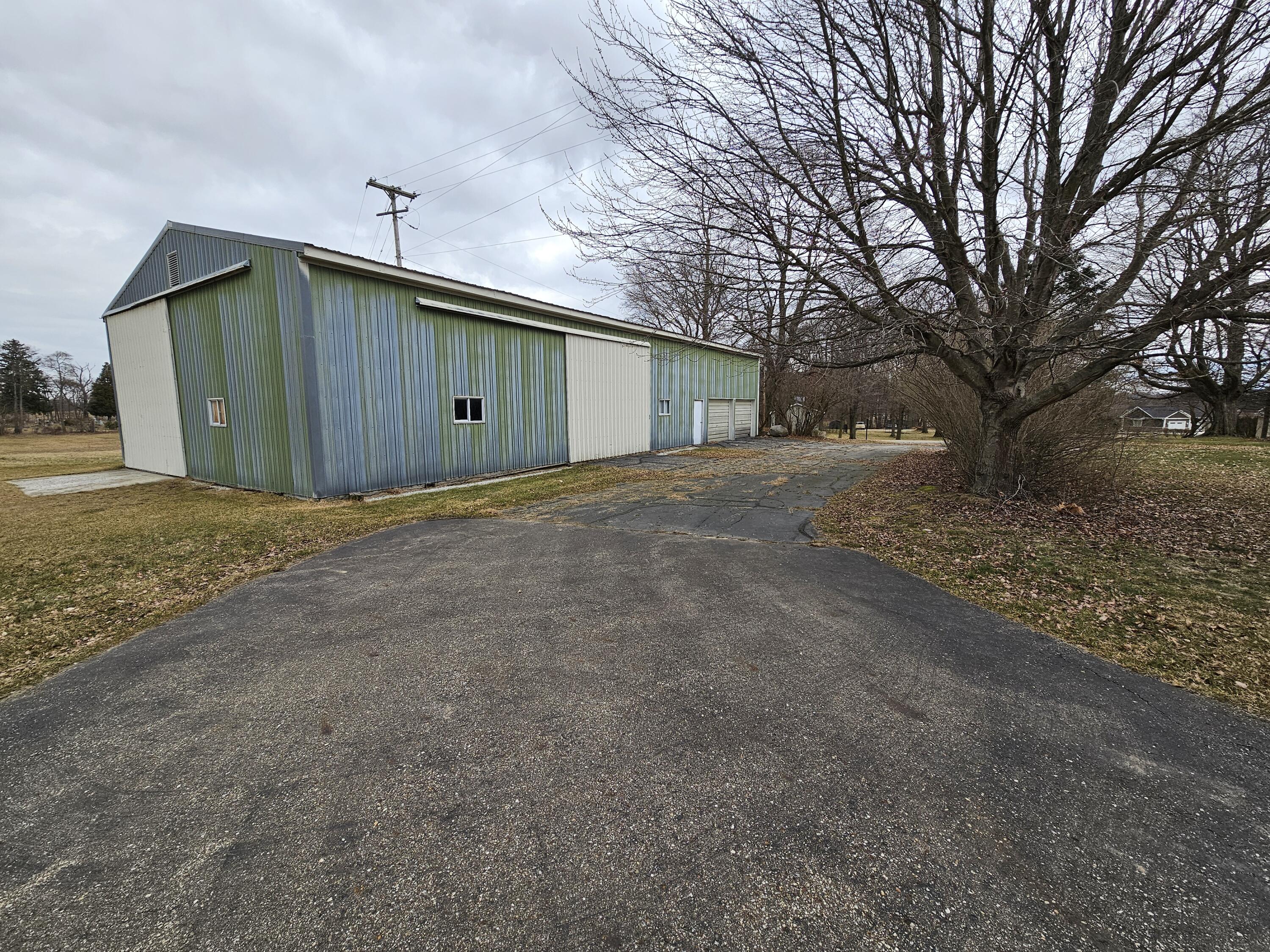 66598 Territorial Road Lawrence, MI 49064 - Photo 3 of 35 Pole Barn
