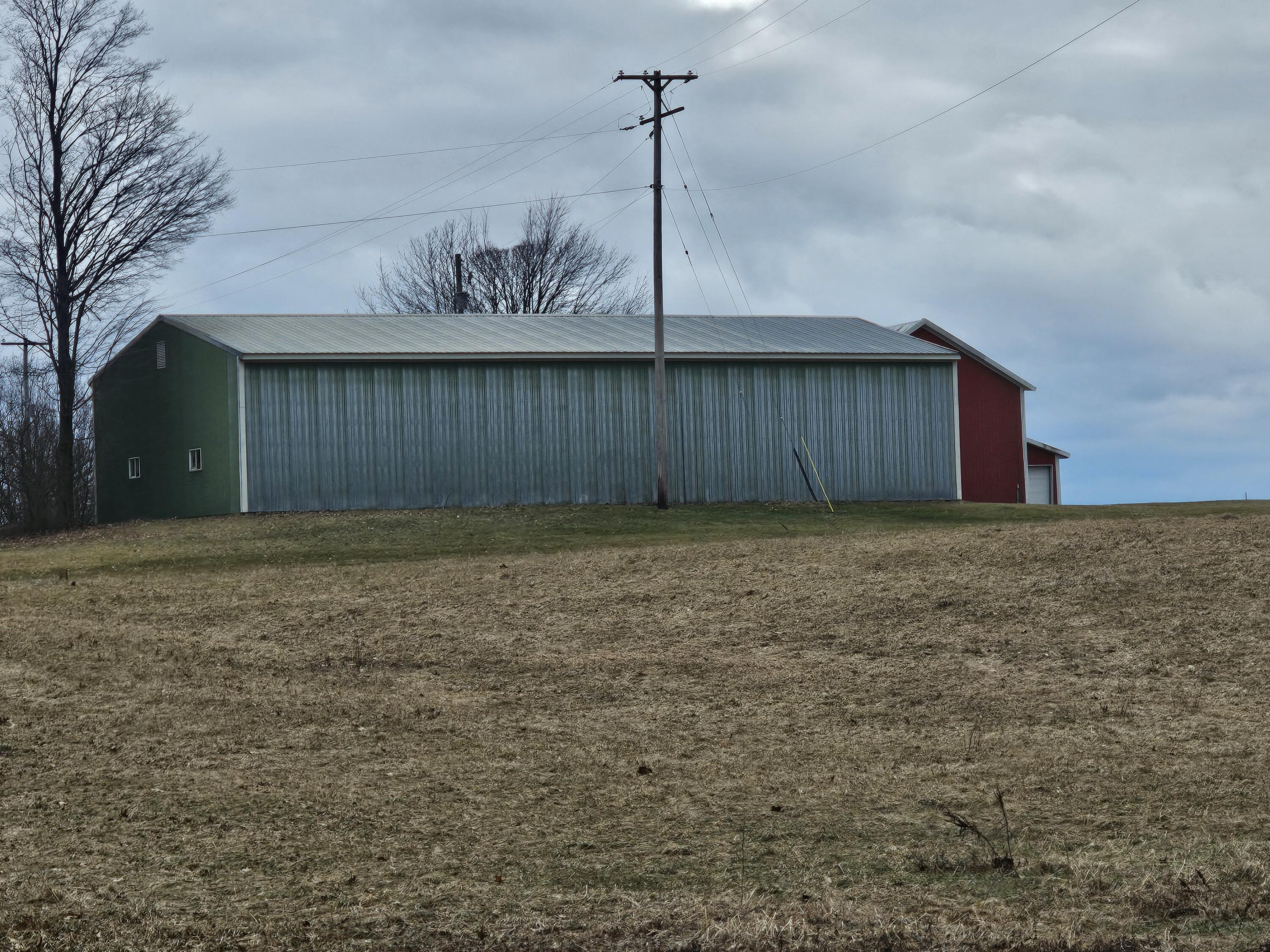 66598 Territorial Road Lawrence, MI 49064 - Photo 5 of 35 Pole barn b