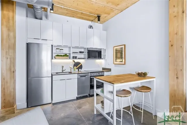 $2,522 | 111 Ann Street, Unit B31, Savannah, GA 31401