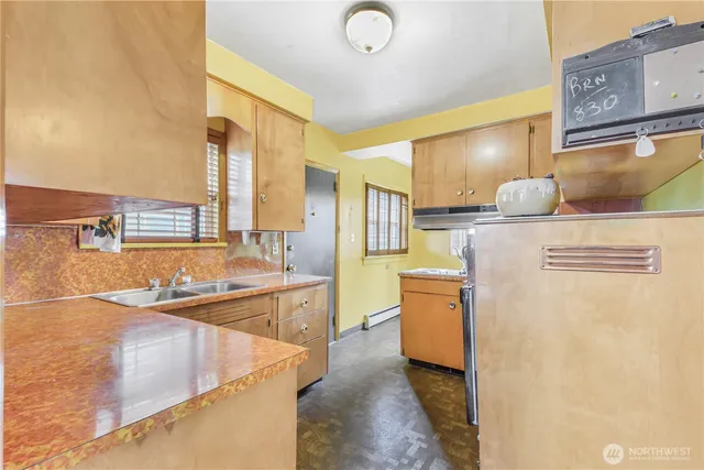 $470,000 | 7024 South Park Avenue, Tacoma, WA 98408