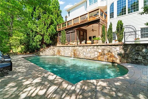 $900,000 | 5555 Hampstead Way, Johns Creek, GA 30097