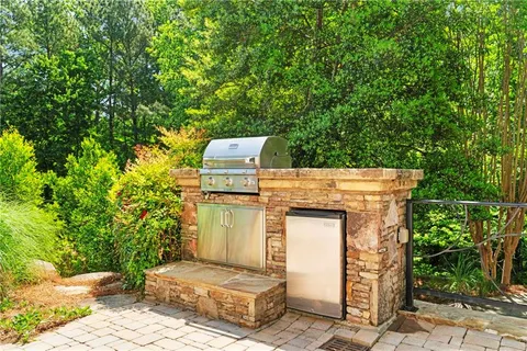 $900,000 | 5555 Hampstead Way, Johns Creek, GA 30097