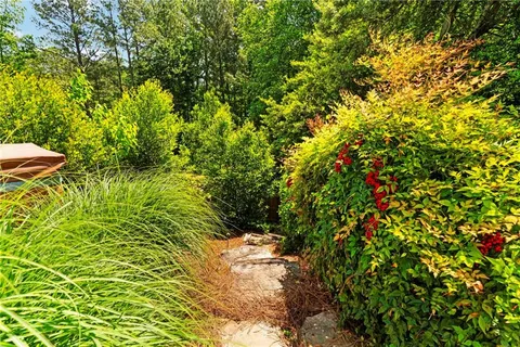 $900,000 | 5555 Hampstead Way, Johns Creek, GA 30097