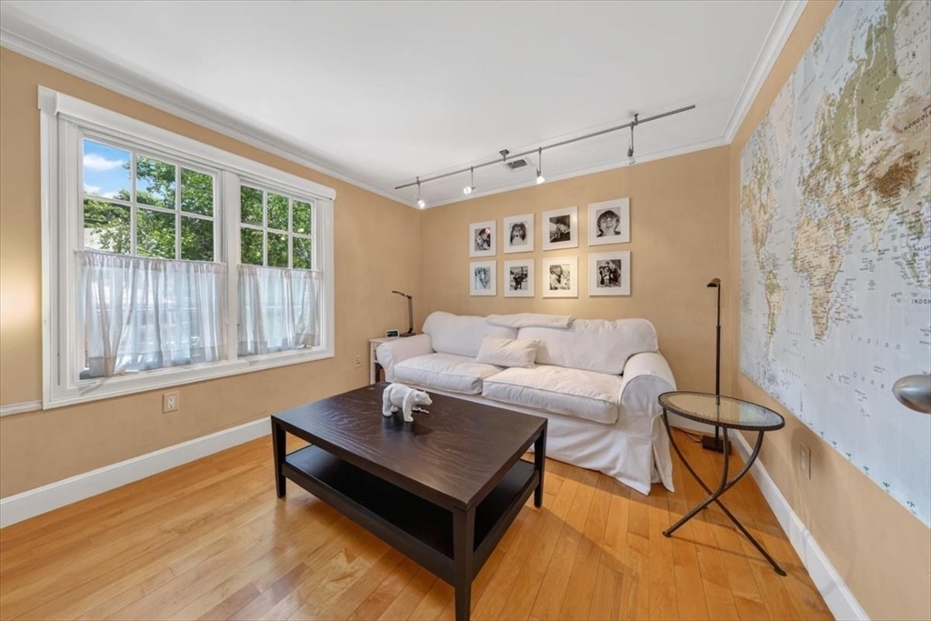 9 Beach Road Hingham, MA 02043 - Photo 14 of 34