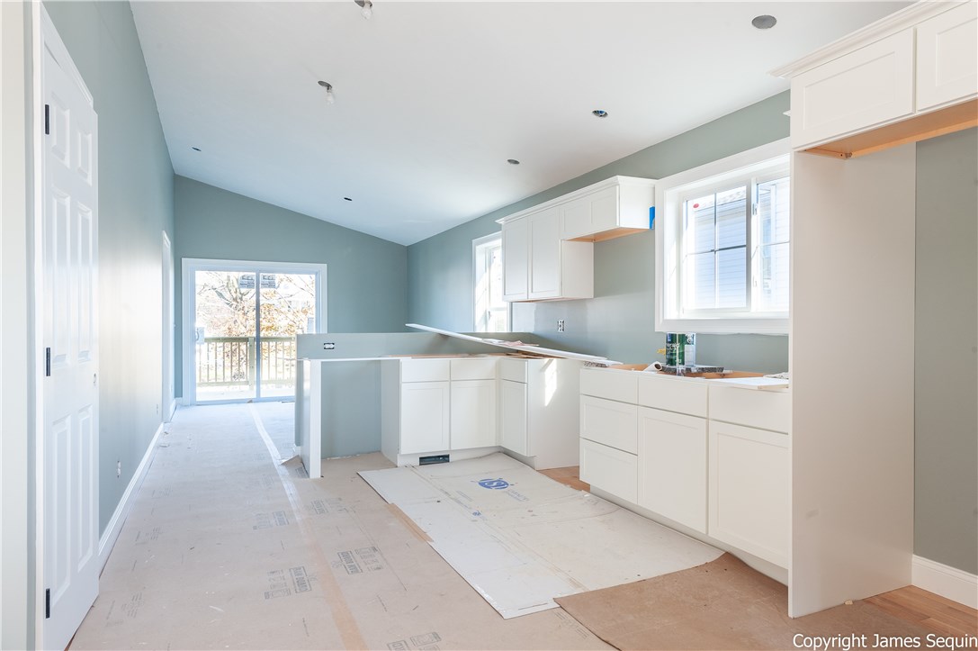 22 Busby Street Pawtucket, RI 02860 - Photo 4 of 8 Gallery Image 4