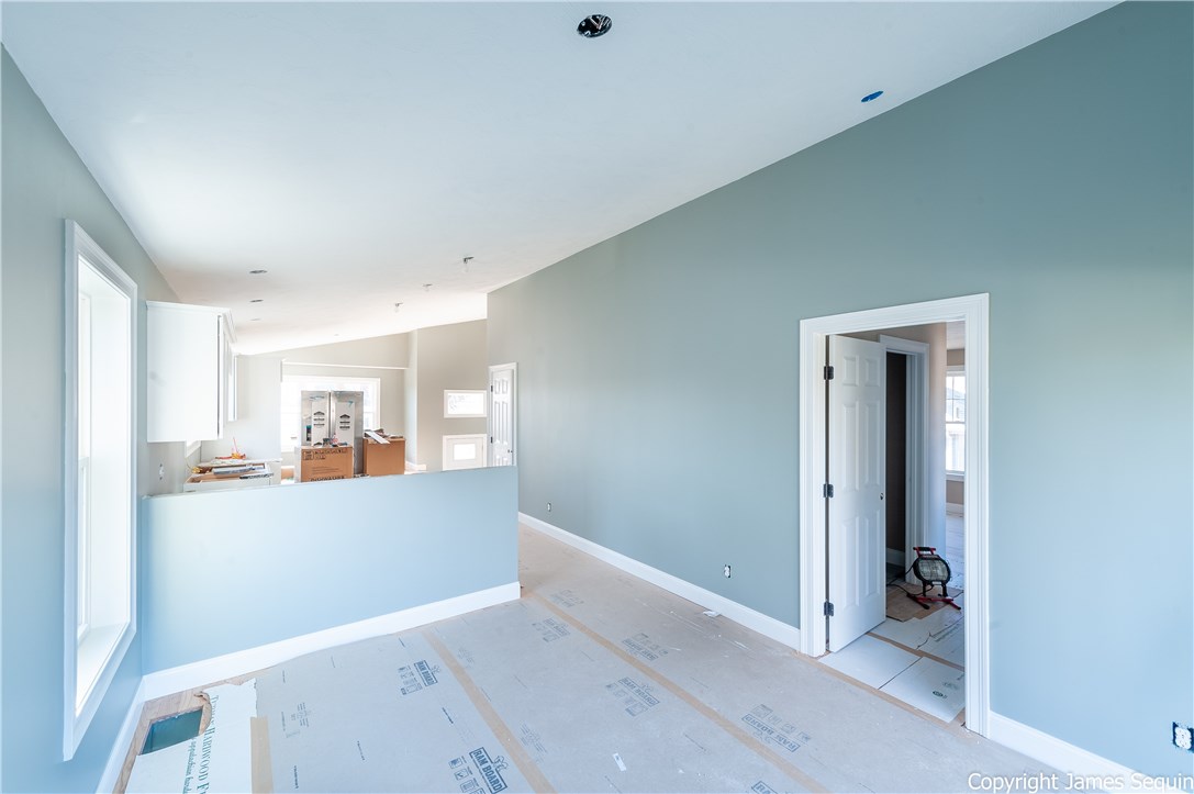 22 Busby Street Pawtucket, RI 02860 - Photo 6 of 8 Gallery Image 6