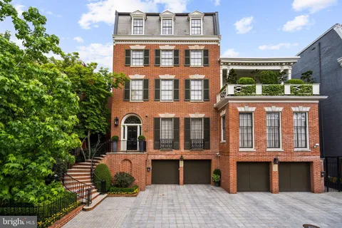 $915,000 | 3246 N Street Northwest, Unit 4A, Washington, DC 20007