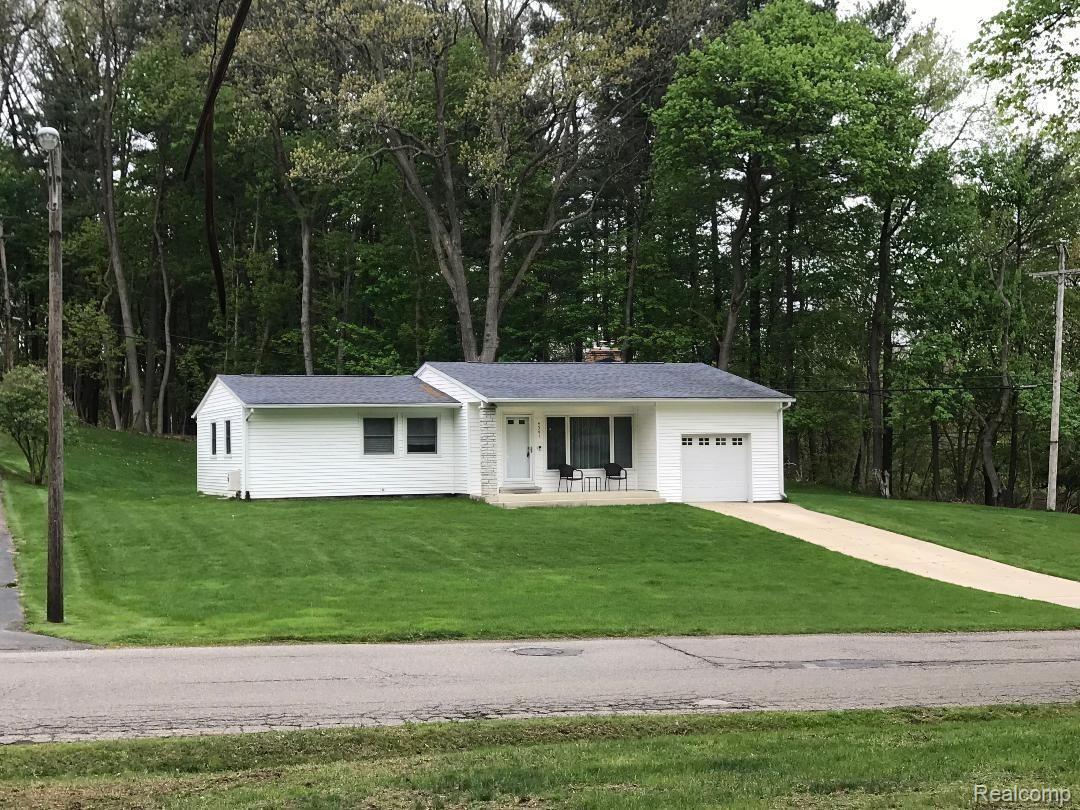 4341 Edmore Road Waterford, MI 48329 - Photo 23 of 27 Front 1.jpg