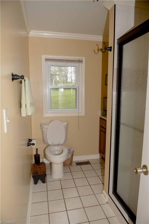 358 Stewart Road Ennice, NC 28623 - Photo 12 of 37