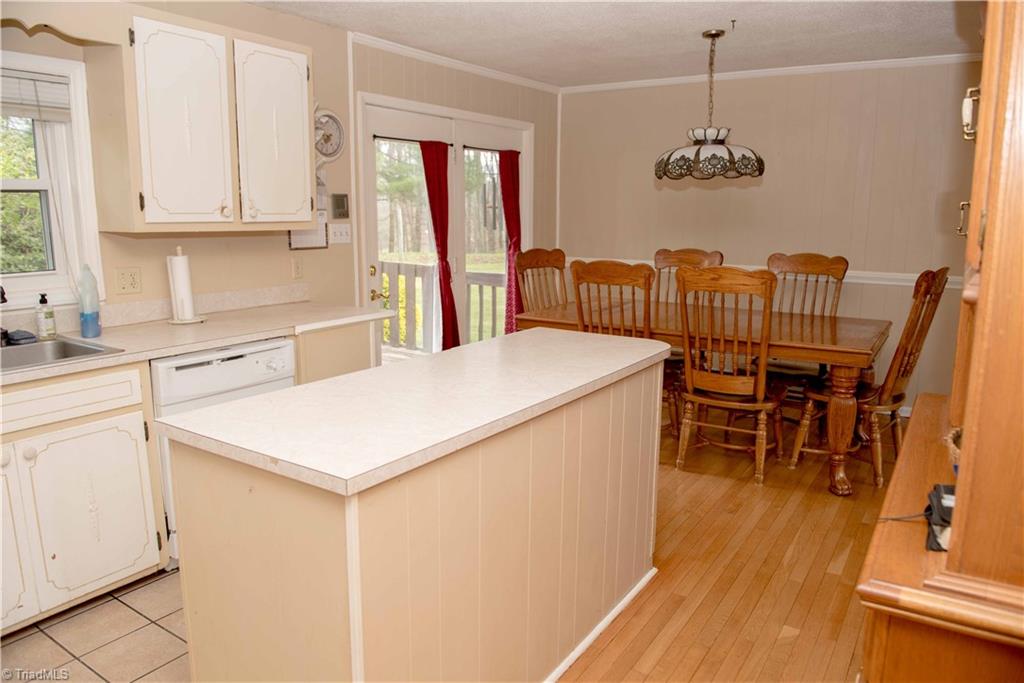 358 Stewart Road Ennice, NC 28623 - Photo 16 of 37