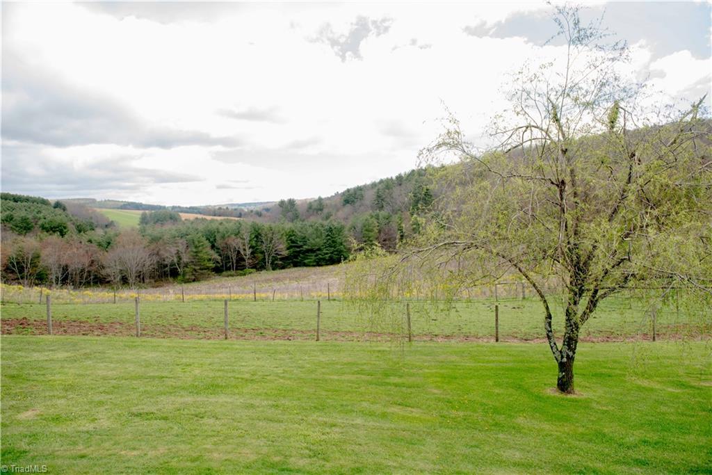 358 Stewart Road Ennice, NC 28623 - Photo 31 of 37